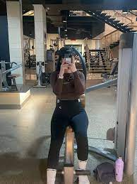 ABG Viral Tante Riska Birahi Colok Di Tempat Fitnes Sama Brondong