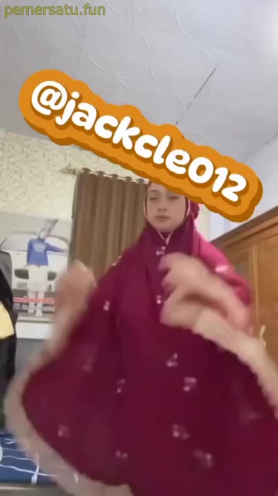 Video Viral Abg Indo Guru Salsa Spil Apem Saat Pake Mukena Top Trendign New 2025